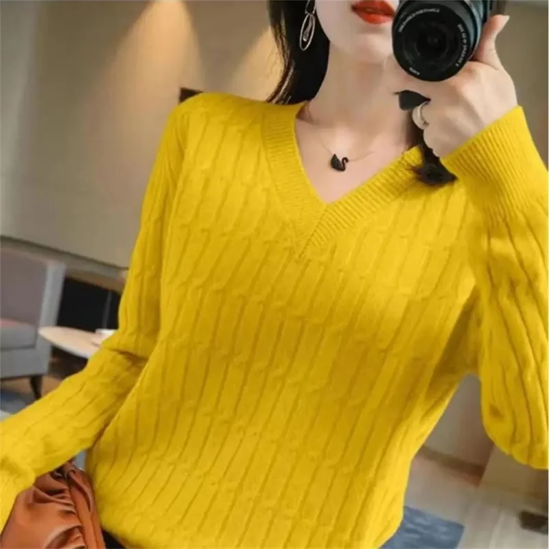 

Autumn And Winter 2024 New Women's Warm V-neck Pullover Knitted Sweater Korean Fashion Long-sleeved Loose Thin Inner Top