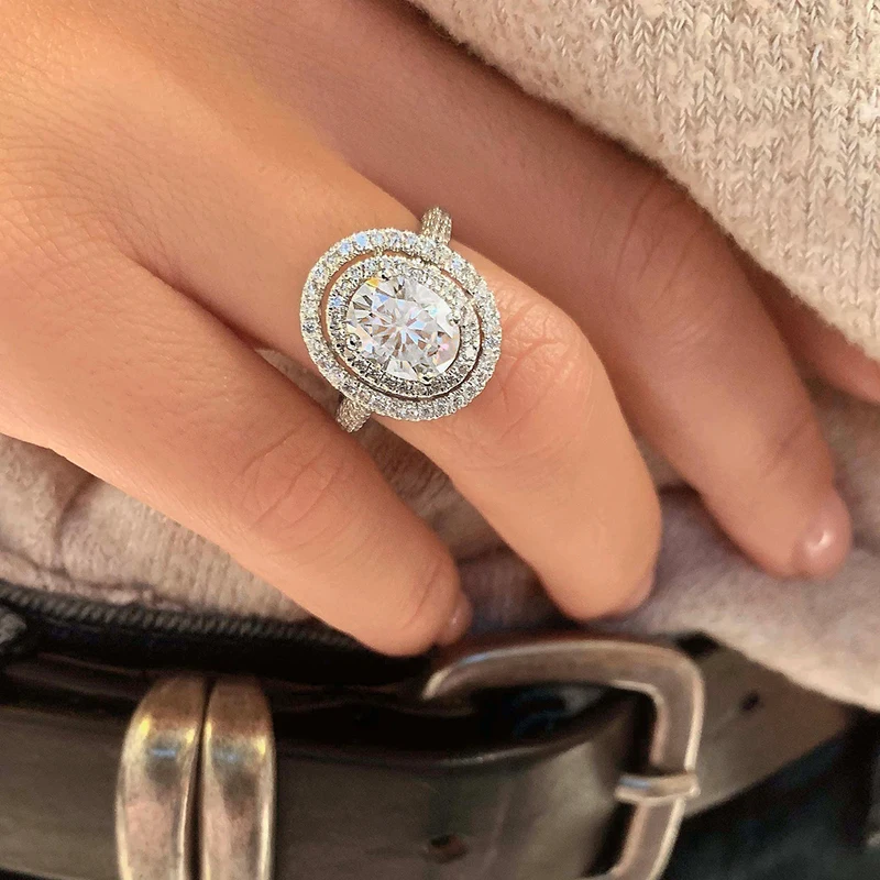 Huitan 2022 Wedding Trend Eternity Rings for Women Inlaid AAA Cubic Zirconia Elegant Oval Shape Band Rings Engagement Jewelry