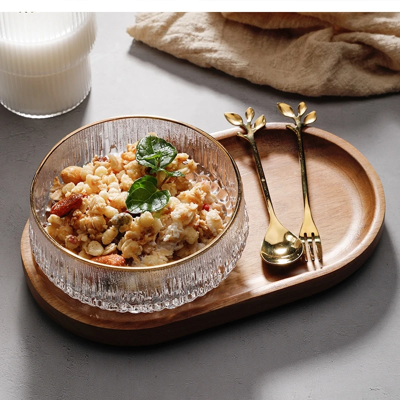 

Пномпень, птичье гнездо, колода, стеклянная посуда, десертный сироп тремеллы