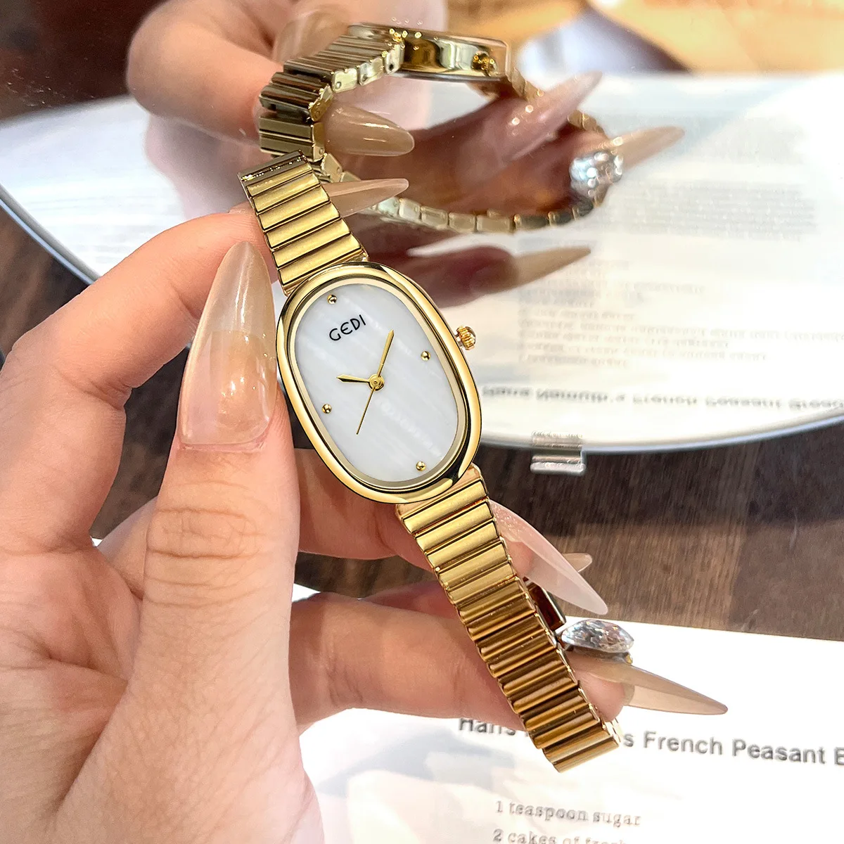 Women's watches shell dial oval steel strip waterproof versatile fashion exquisite ladies' watch