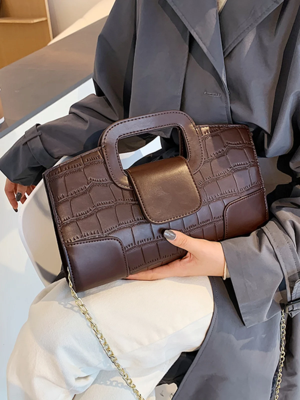 

2025 новая женская сумка из мягкой искусственной кожи, водонепроницаемая цепочка на плечо, женская сумка, новая дизайнерская многофункциональная сумка через плечо