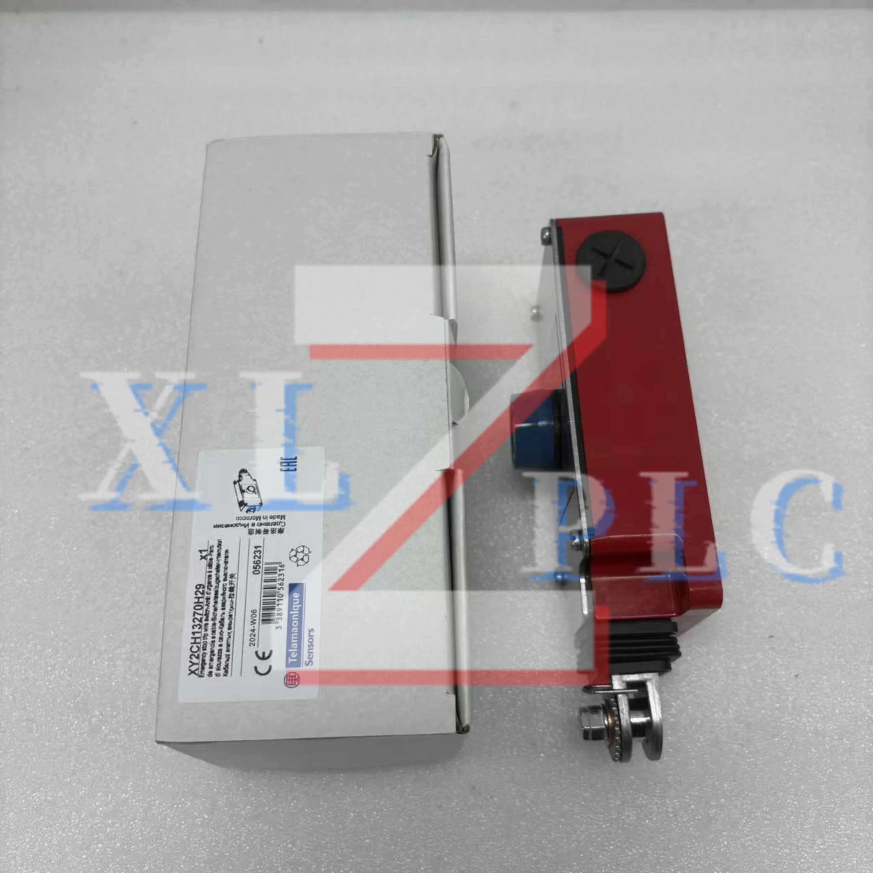 

Pull-cord emergency stop switch new in stock XY2CH13250 1NO1NC XY2CH13270 2NC XY2CH13290 1NO2NC XY2CH13250H29 1NO1NC