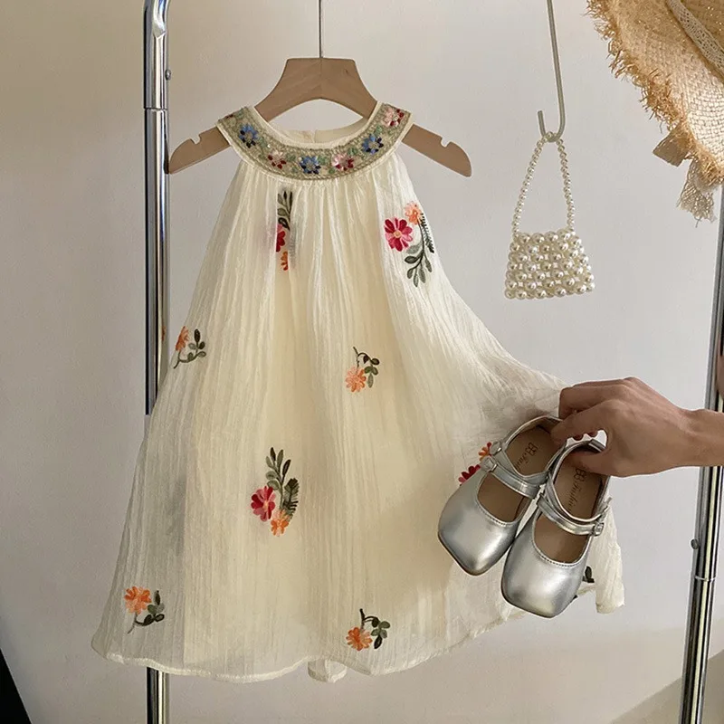 Girls' Suit 2026 Summer New Vacation Style Embroidery Suit Sleeveless Top Plus Shorts Two-piece Set Women's Treasure Tide