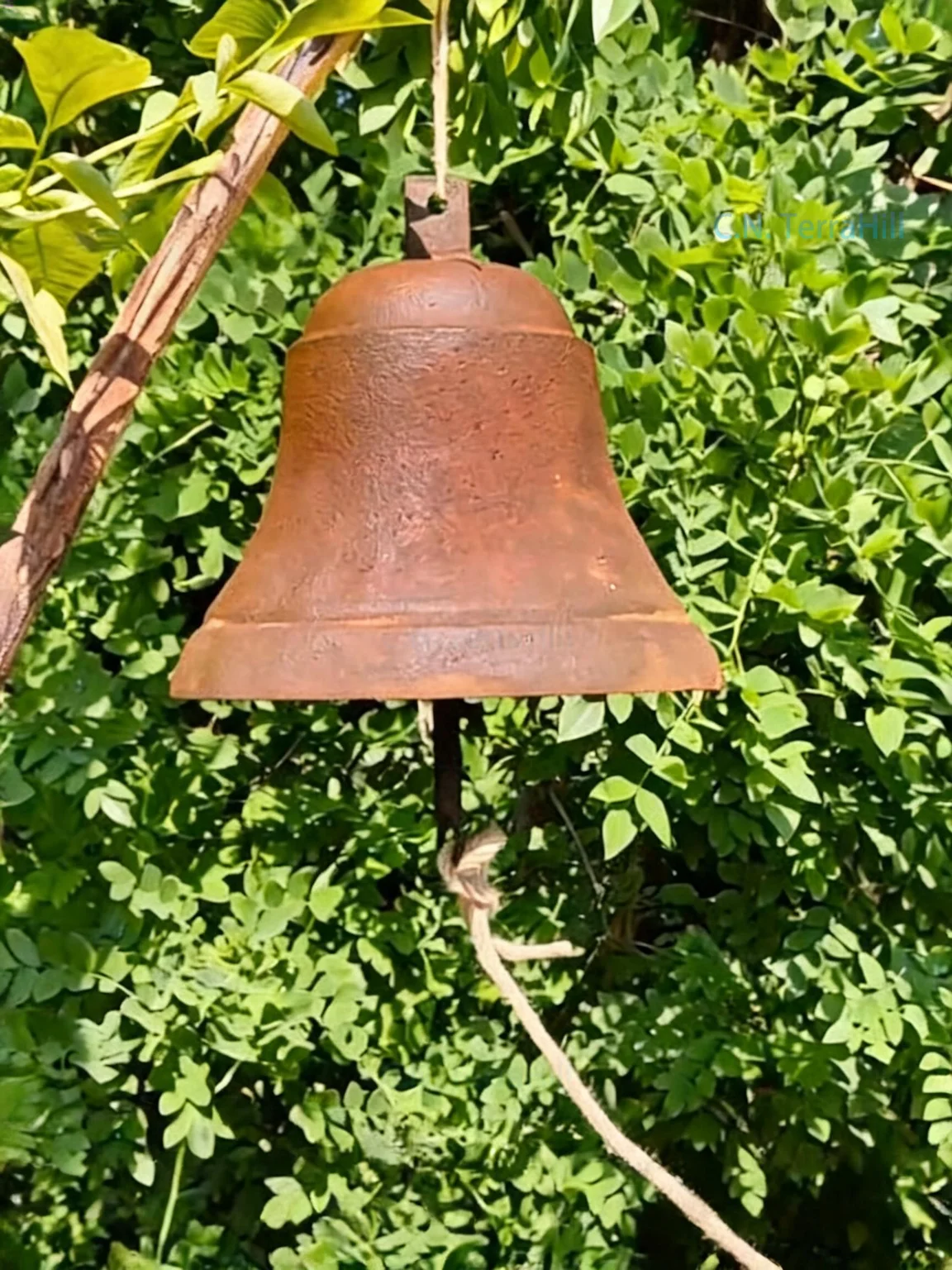 Cast Iron Hand Bell Large School Bell Wall Mounted Garden Decor Vintage Hanging Bell for Door Farmhouse