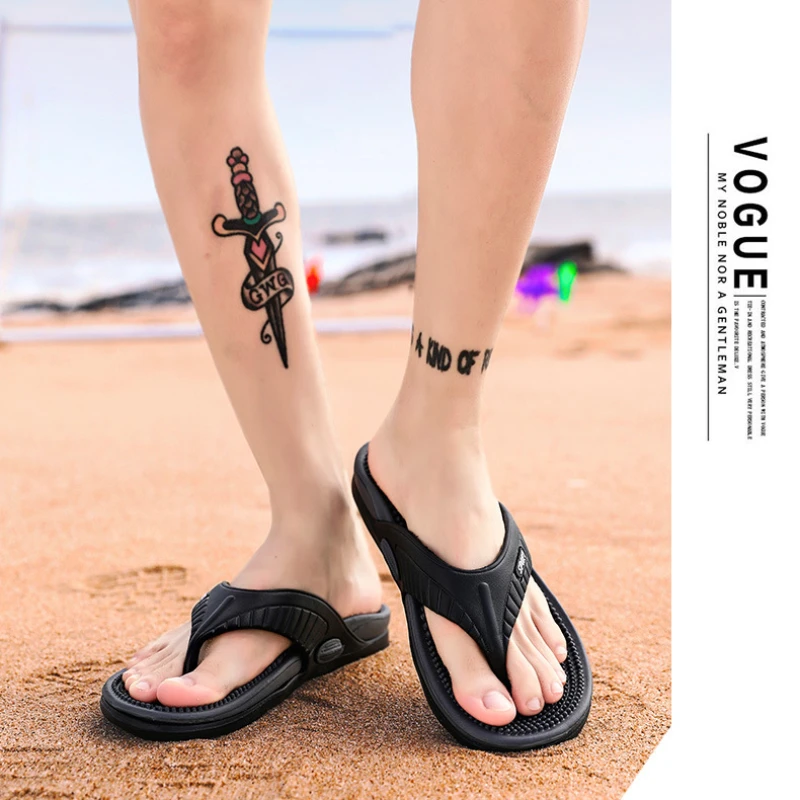 Sandal dan Sandal ukuran besar populer yang dibuat sesuai pesanan untuk jenis Sandal mode bawah datar Sandal rumah memakai Sandal jepit di luar