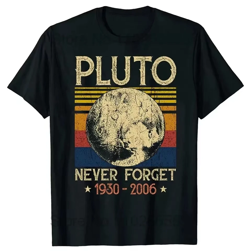 2024 Summer Men\'s T-shirt Never Forget Pluto Printed T-shirt Casual Sports Cotton Short Sleeve Oversized Tee Shirt Men Clothes