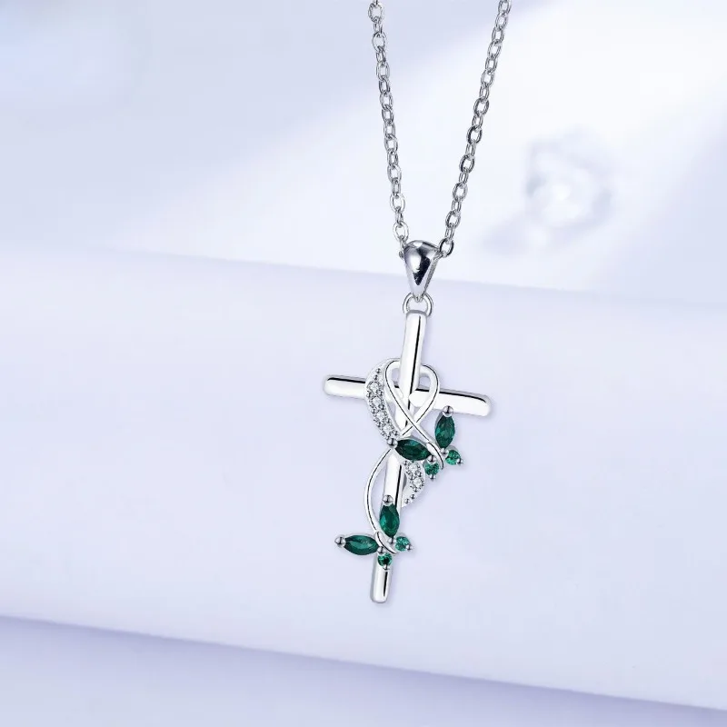 Fashion Cross Women Pendant Necklace Green Cubic Zirconia Butterfly Necklaces Chain Choker Jewelry Wholesale Knn-149