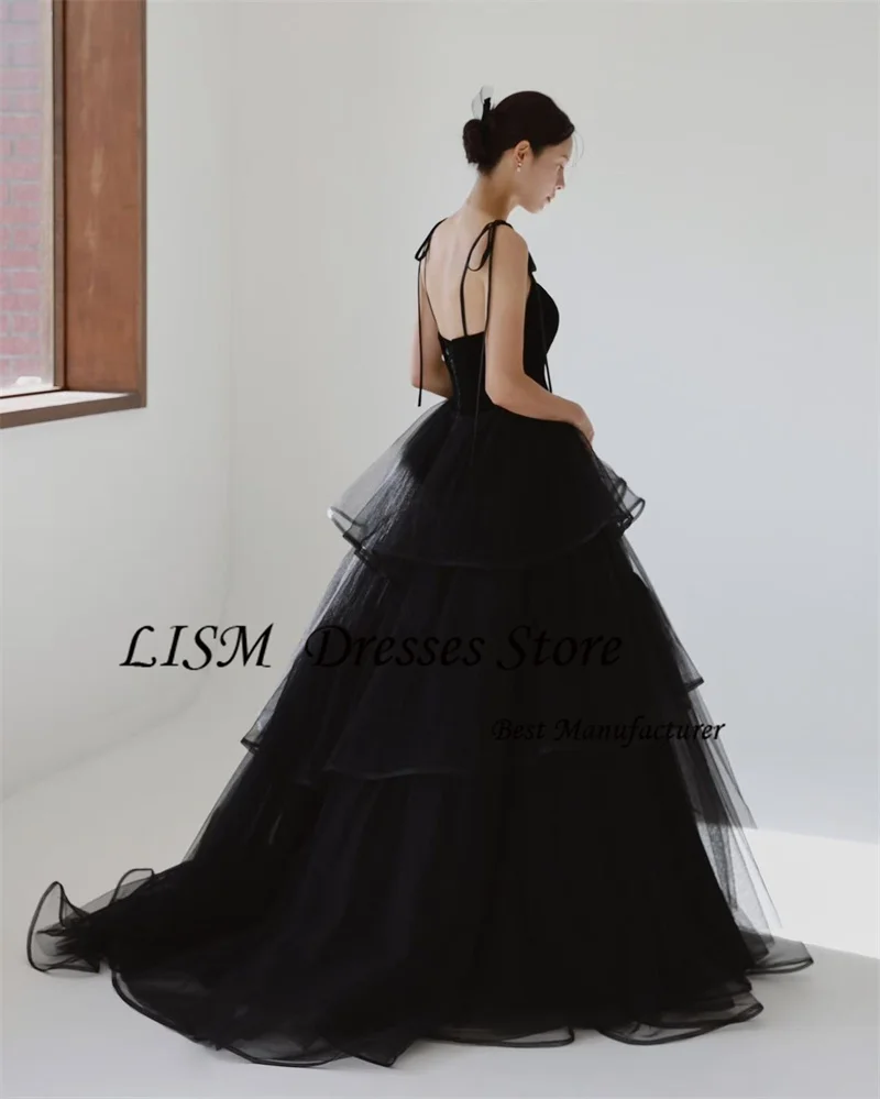 فساتين سهرة عصرية من التول الأسود من LISM لحفلات الزفاف الكورية وحفلات الزفاف وحمالات رفيعة بطول الأرض فساتين العروس مشد الظهر