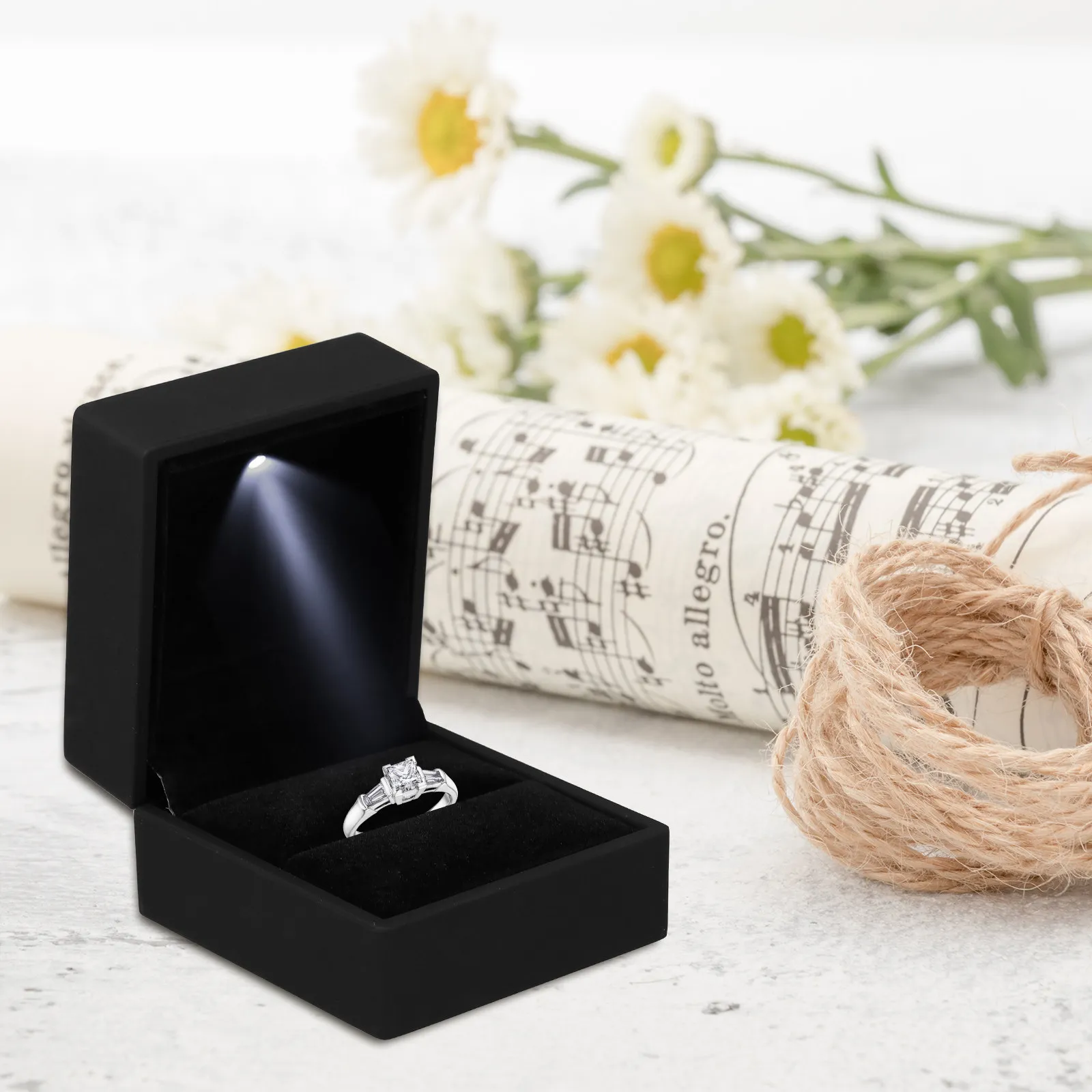 

1Pcs LED Lighted Engagement Ring Box Exquisite Chic Design Jewelry Case with Soft Glow Effect Perfect for Proposal Wedding