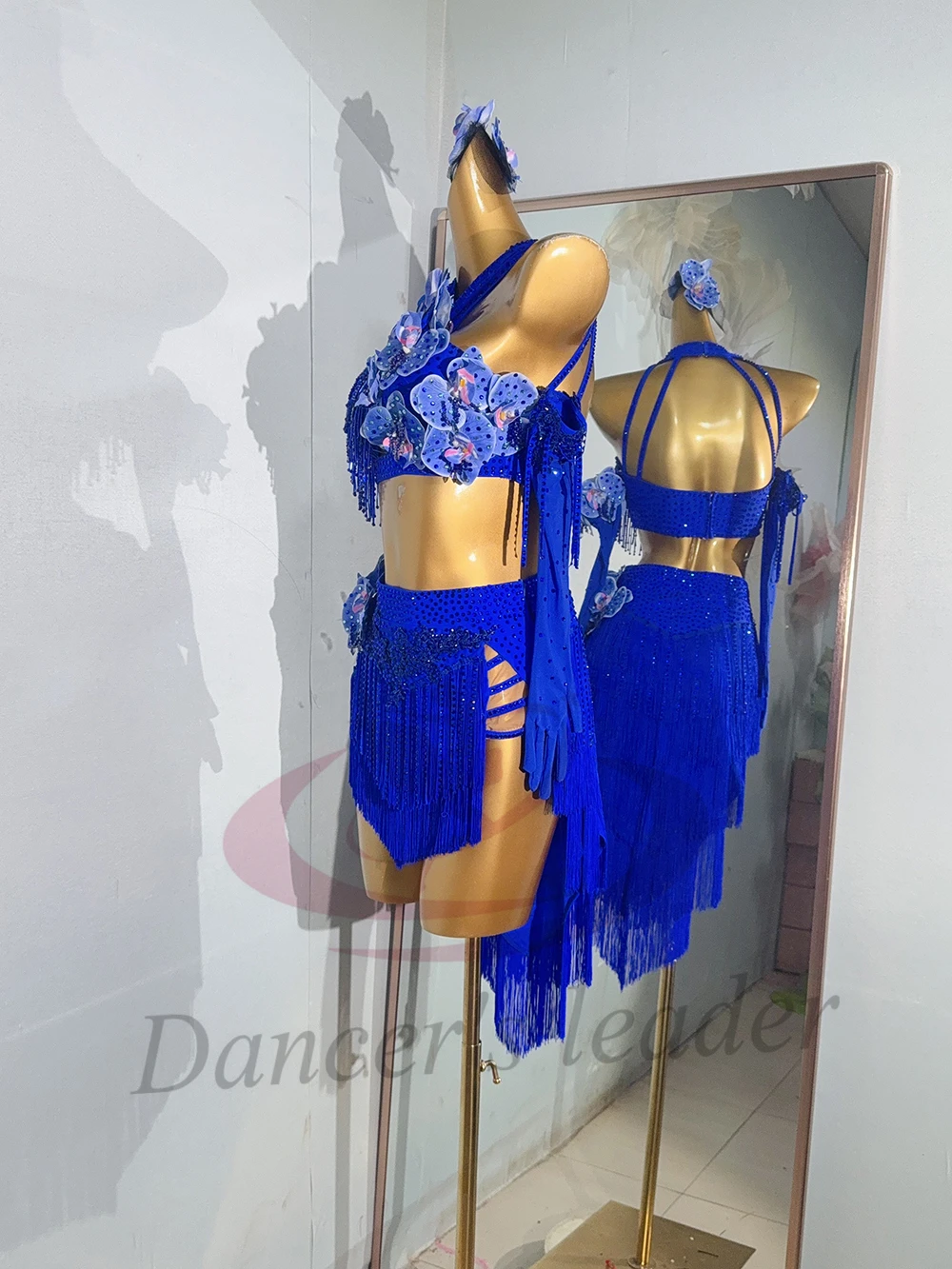 ชุดเดรสเต้นลาตินสำหรับผู้ใหญ่และเด็ก ดีไซน์หรูหราประดับดอกไม้ฉลุลาย บราสำหรับเต้นชาชา แซมบ้า ประดับด้วยคริสตัล AB เหมาะสำหรับการแสดง