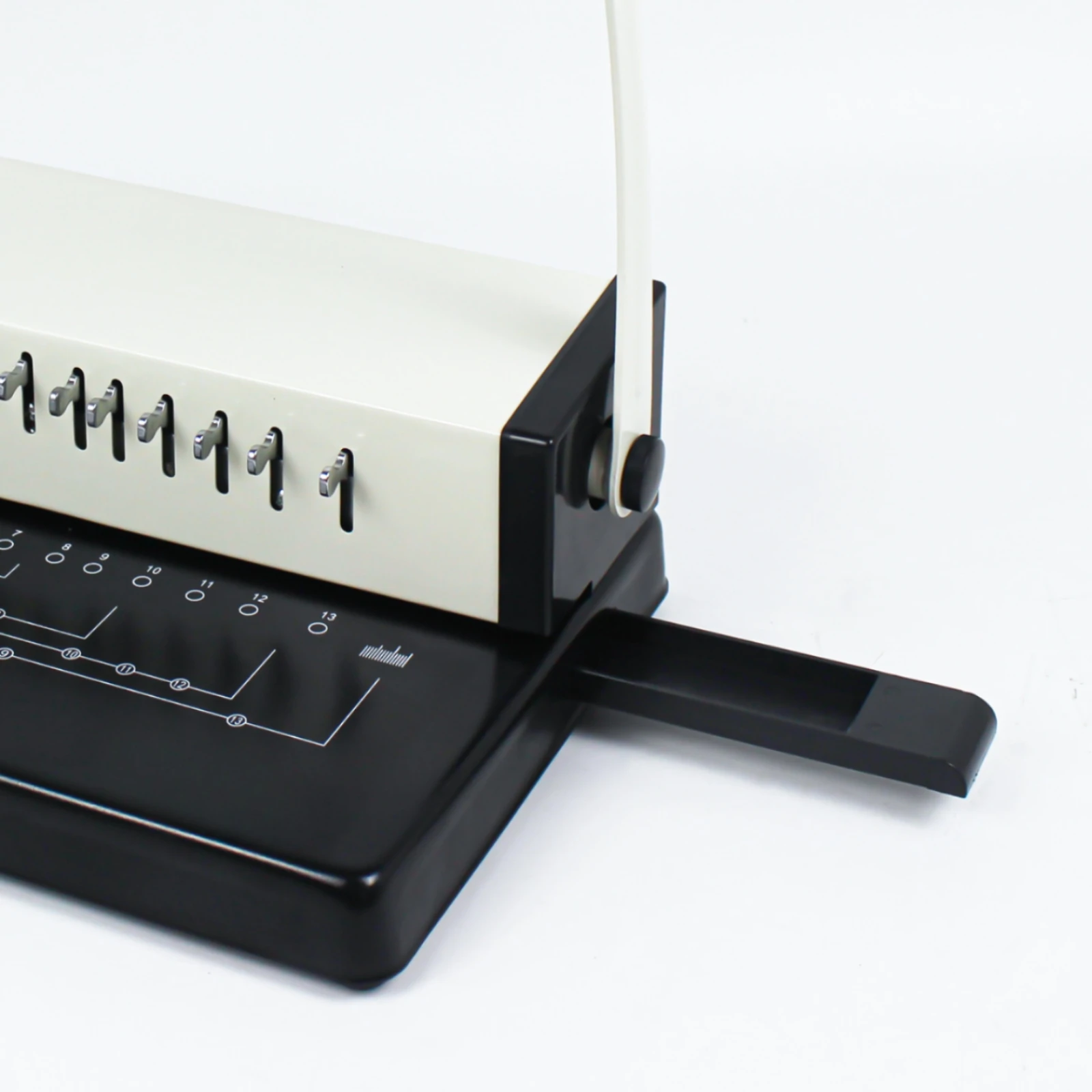 Loose Leaf Hole Punch Comfortable Grip Manual Loose-Leaf Paper Punch and Binder Machine Hole Puncher Sturdy for Office Workers