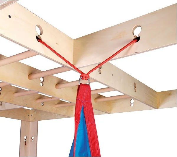 ملعب داخلي متعدد الوظائف مع سلالم خشبية وحبل شبكي للتسلق على الحائط لصالة الألعاب الرياضية العائلية للأطفال