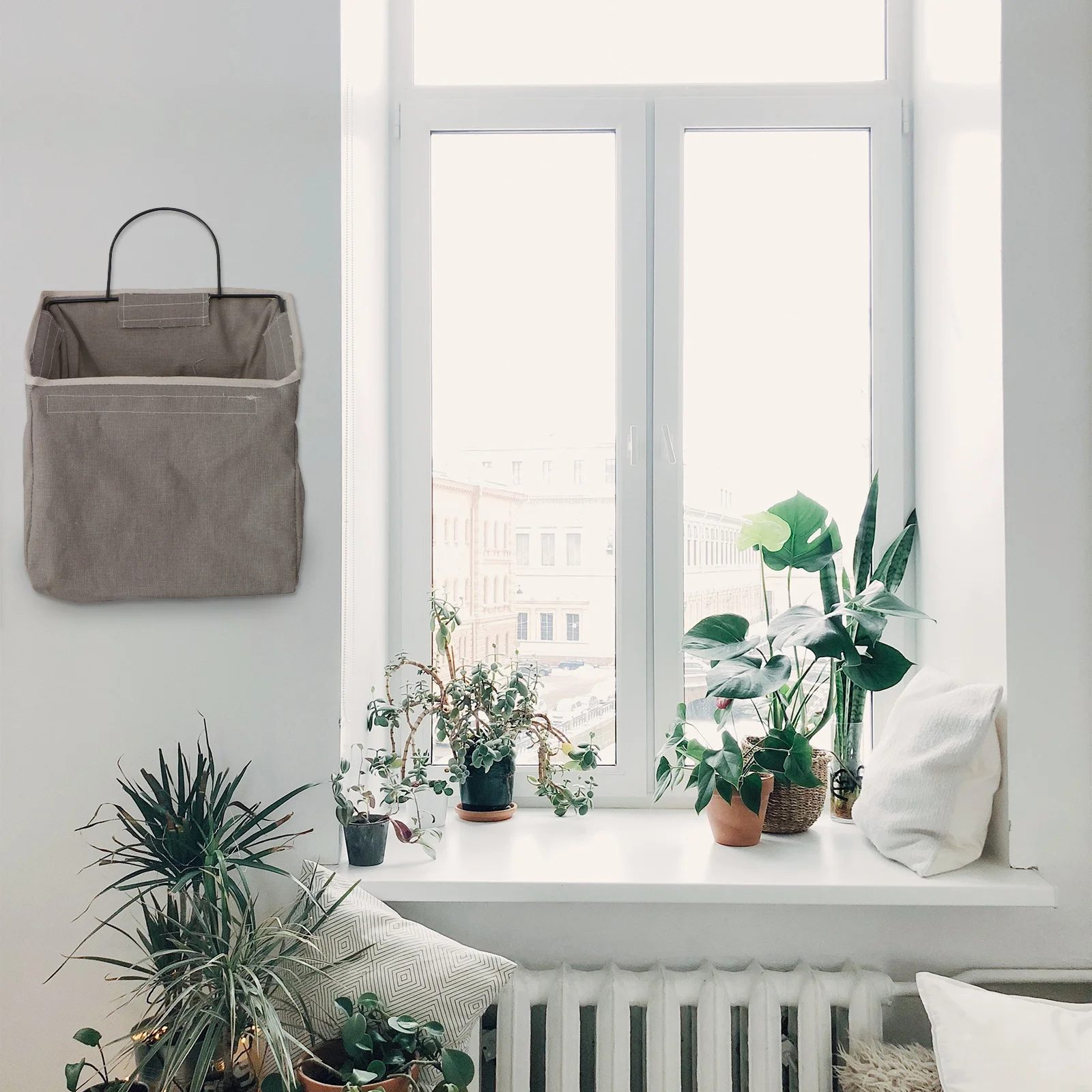 

Household Wall Mounted Hanging Bag Large Pockets Organizer for Bedroom Living Room Tidy Up Random Color Practical