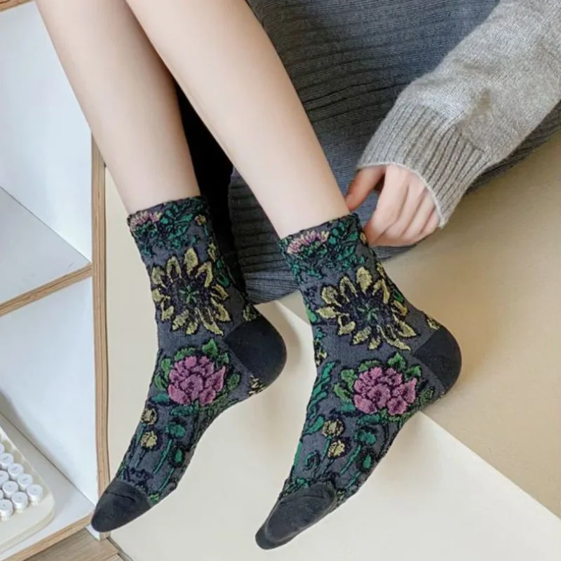 Women Socks 2024 Autumn Winter Fashion Floral Embossment Kawaii Socks Korean Style Harajuku Vintage Streetwear Cotton Long Socks