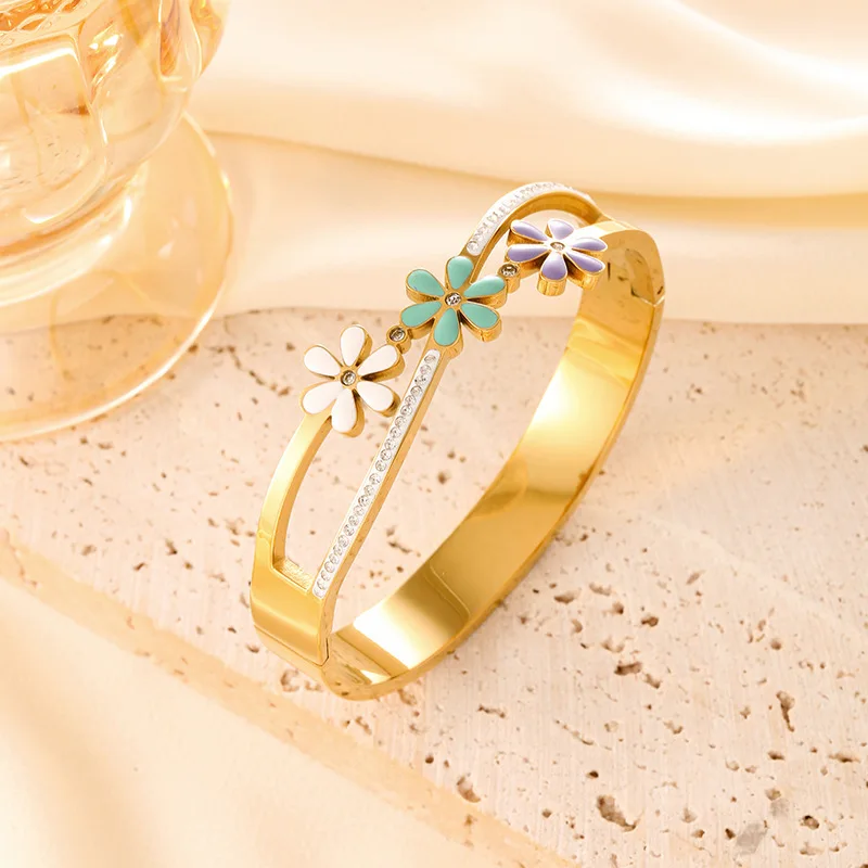 LENNIK Hochwertiges Temperament, vergoldetes Diamant-Armband, modisches Öl tropfendes Gänseblümchen-Armband für Frauen