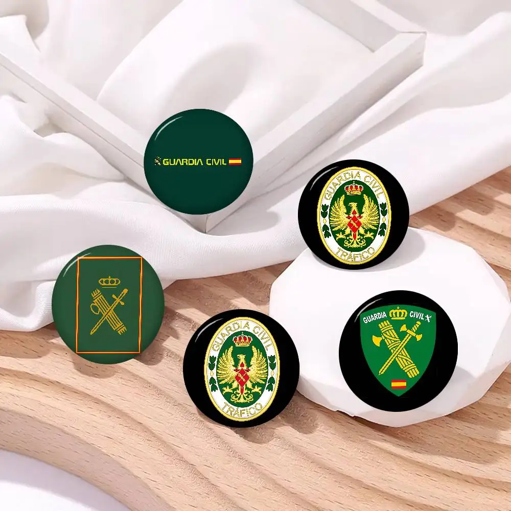 Pin Personalizable con Diseño de Guardia Civil Española, Botón Suave para Mujer, Joyería Creativa, Insignia Divertida, para Amantes de los Dibujos Animados, para Sombrero