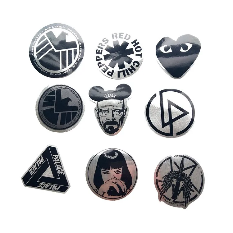 100/50 قطعة من ملصقات الملمس المعدني المصقول - تصاميم شعار العلامة التجارية ملابس الشارع، شارات جرافيتي منفعلة للقيثارات (متجر عوالم الرسوم المتحركة)
