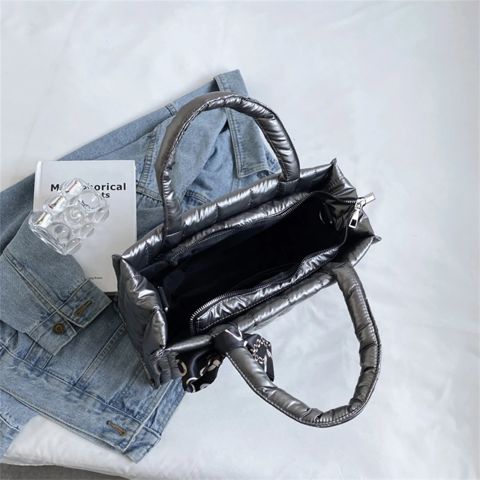 Elegante Damen-Tragetasche mit Seidenschal-Akzent, gesteppte Umhängetaschen für Damen, lässig, einfarbig, gepolstert, Damen-Umhängetasche – Detail 23