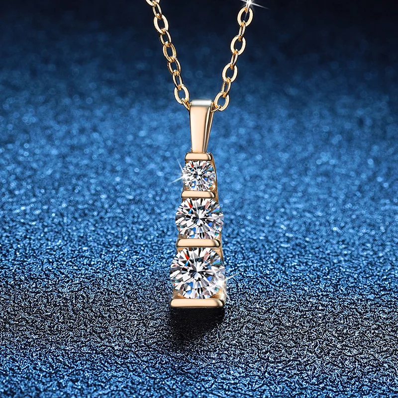 

Platinum PT95018k Gold Necklace, Moissanite Pendant, Light Luxury, Niche, D-color, Moissanite High-end Necklace Accessory