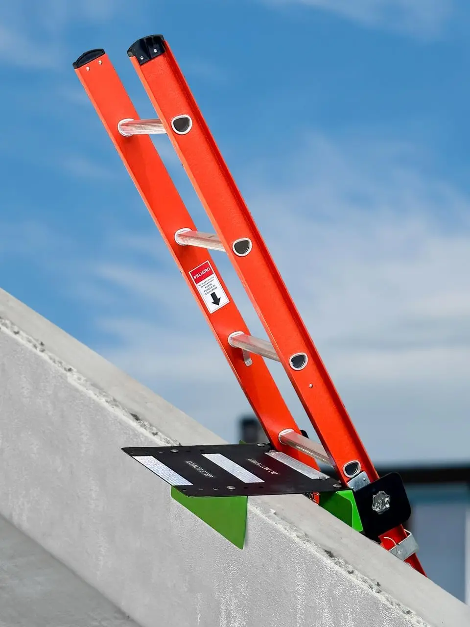 Frontline Non-Penetrating Lac12 Ladder Safety Dock | Secure Roof Access With Quick, Tool-Free Setup | Complies With Osha