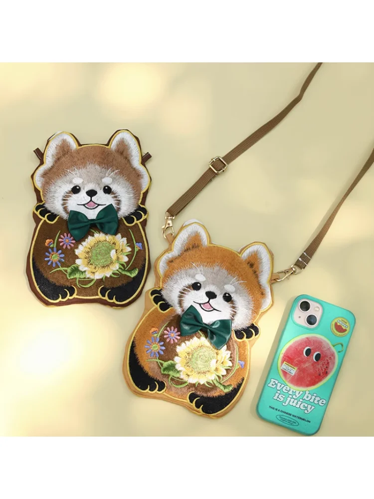 

Lntegrated Crossbody Phone Bag With Modern And Traditional Chinese Embroidery Design