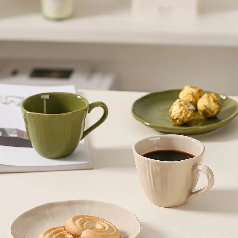 Ins Simple Coffee Mug Saucer Ceramic Solid Color Couple Mug Breakfast Milk Cups Office Tea Set，Petal Shape，solid, 230ml
