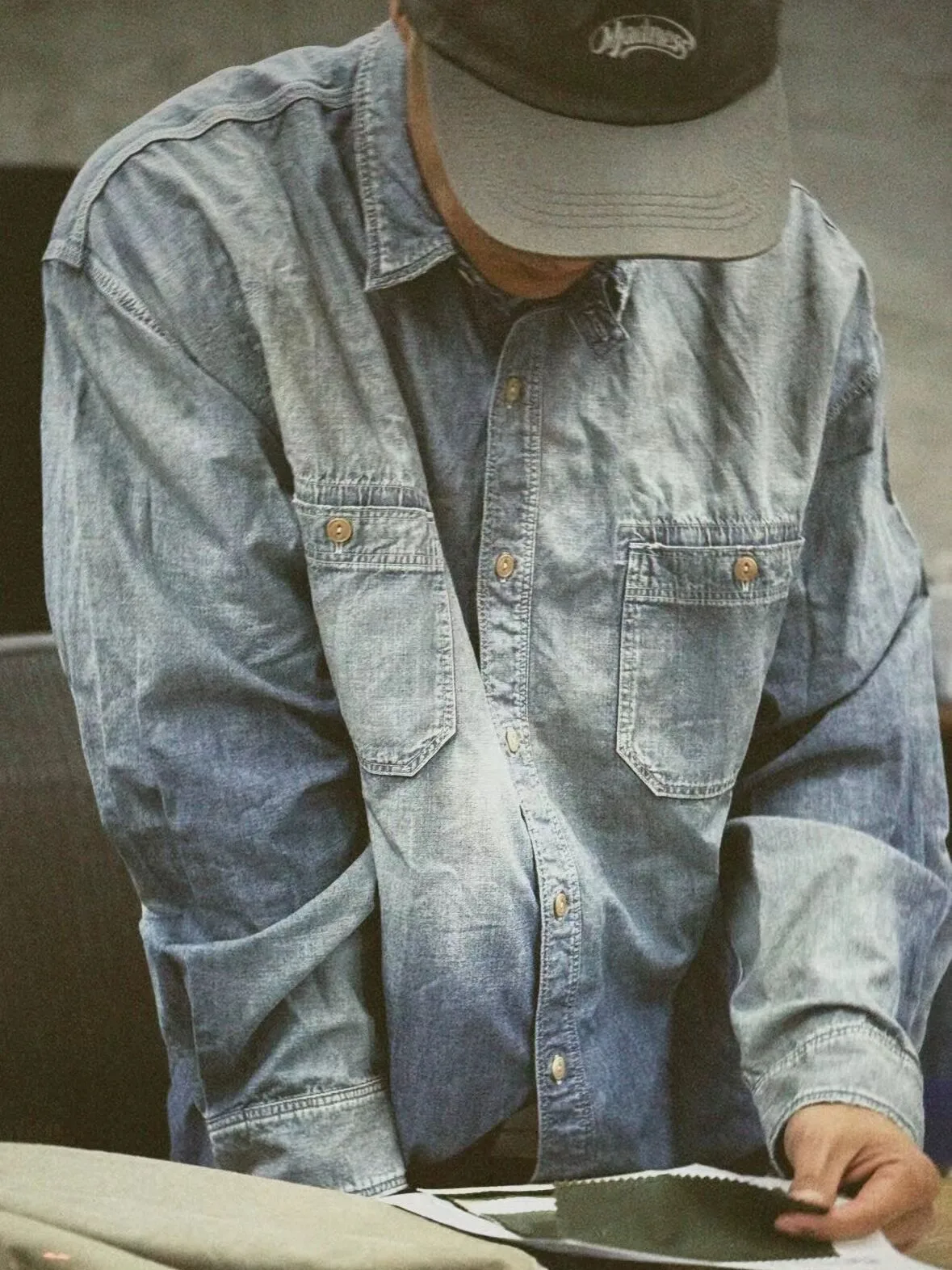 

MADNESS Denim Shirt Loose Fit Thin Washed Daily Wear Long Sleeve Breathable Pure Color Casual Shirt for Men Spring Season