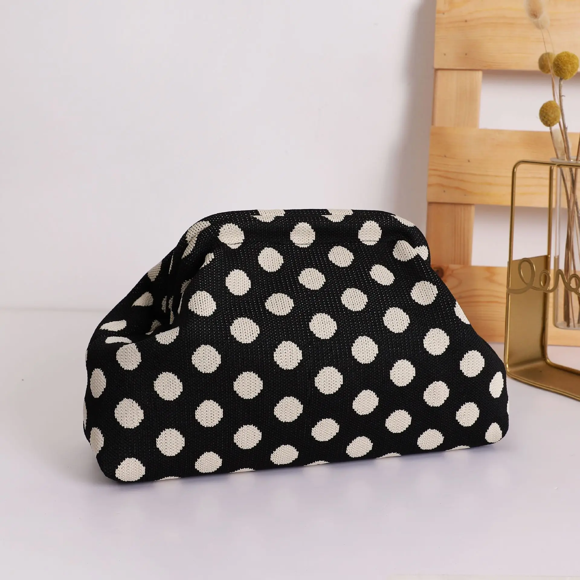 Trendige Handtasche mit Kuhmuster und hochwertigem Farbblock-Strick-Clip-On-Design, geräumige und vielseitige Mode-Tragetasche. – Detail 7