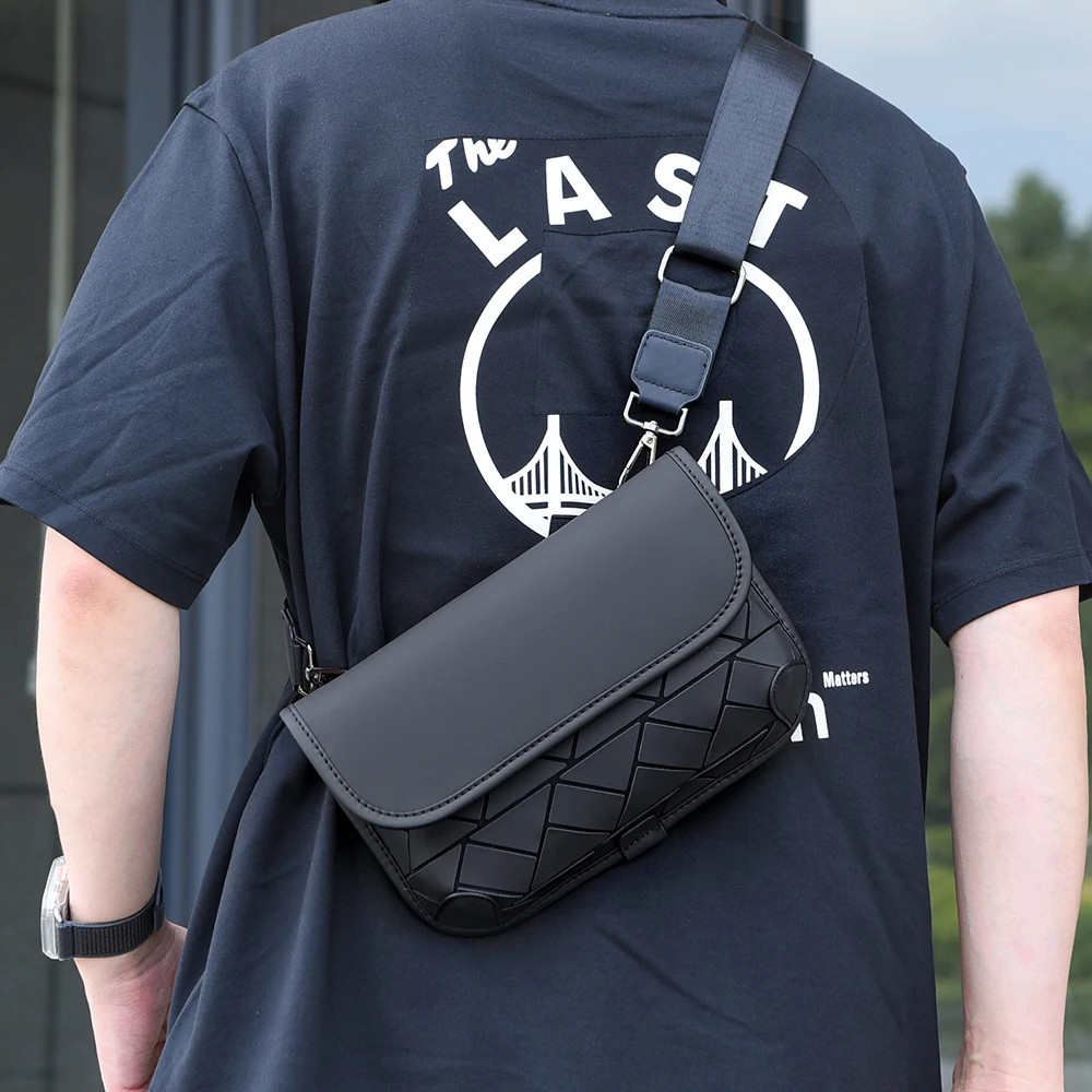 

Elegant Ladies Crossbody Bag In Premium Leather - Fashionable Handbag Shoulder Bag By Luxury Brand Designer