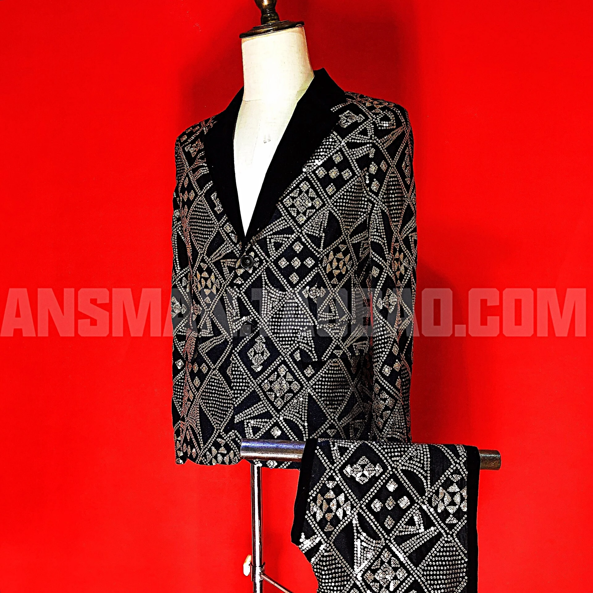 Hot New Nightclub Bar Men Casual Long Sleeve Suit Coat DJ Gold Geometric Embroidery Slim Suits Male Singer Fashion Blazer Jacket