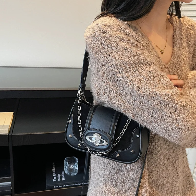 

2025 French-Inspired Baguette Bag for Women Adjustable Chain Strap Underarm Purse Niche Designer Day to Night Luxury