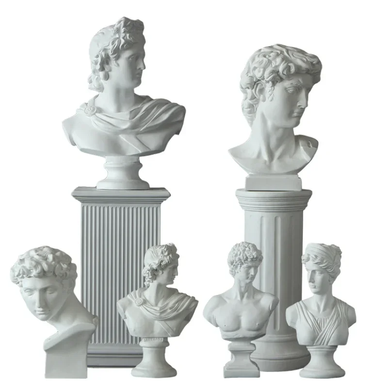 Scandinavian style portrait sculpture ornaments. Decorations for hotels, villas, living rooms, and study rooms.