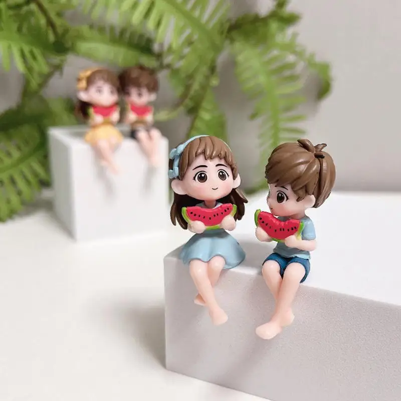 【1Pair Watermelon Eating Couple Figurine Lovers Figures Couple Miniature Boy Girl Model Princess Fairy Garden Car Ornaments】