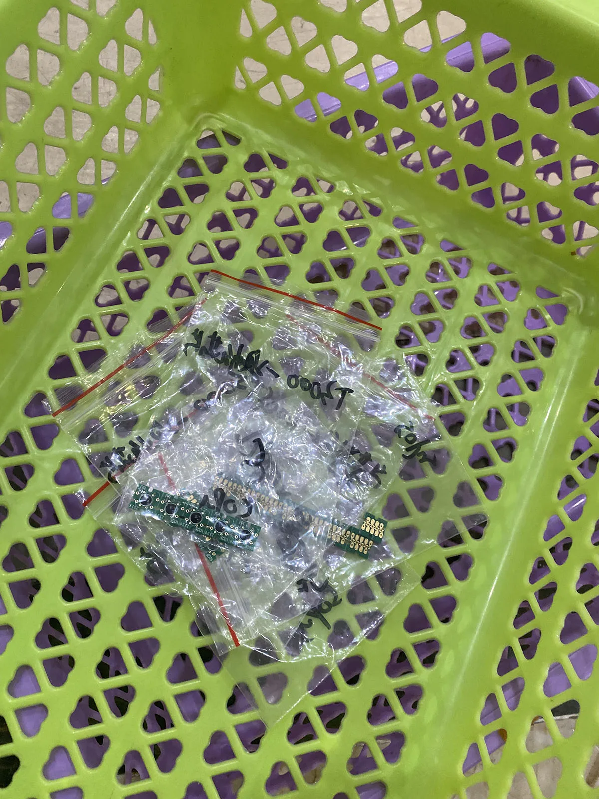 

T6941-T6945 Cartridge Chip For Epson SureColor T3000 T5000 T7000 T3070 T5070 T7070 T3200 T5200 T7200 T3270 T5270 T7270 Printer