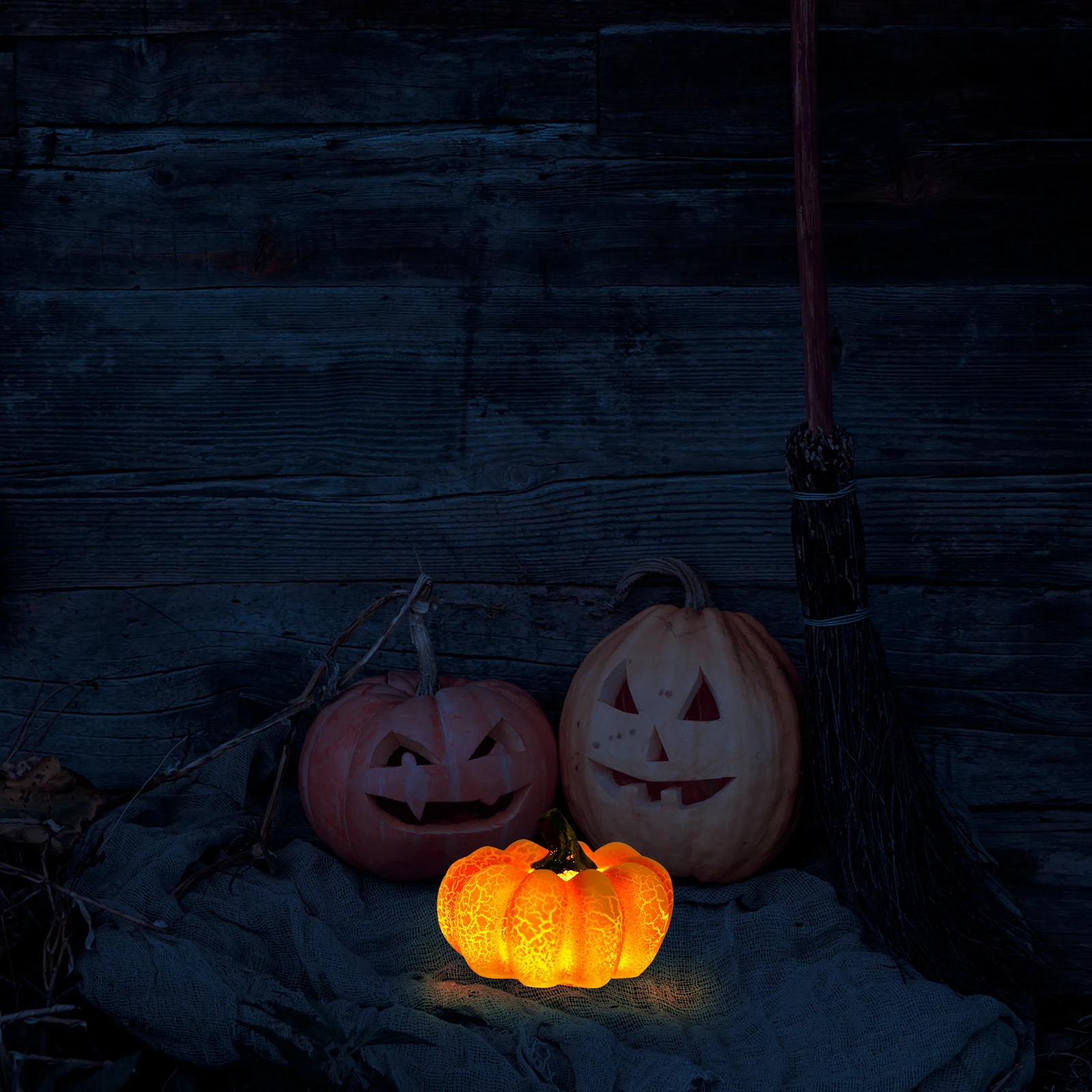 

LED Pumpkin Lamp Decorative Resin Halloween Party Lantern Warm Light Living Room Bedroom Study Festival Atmosphere Safe Durable