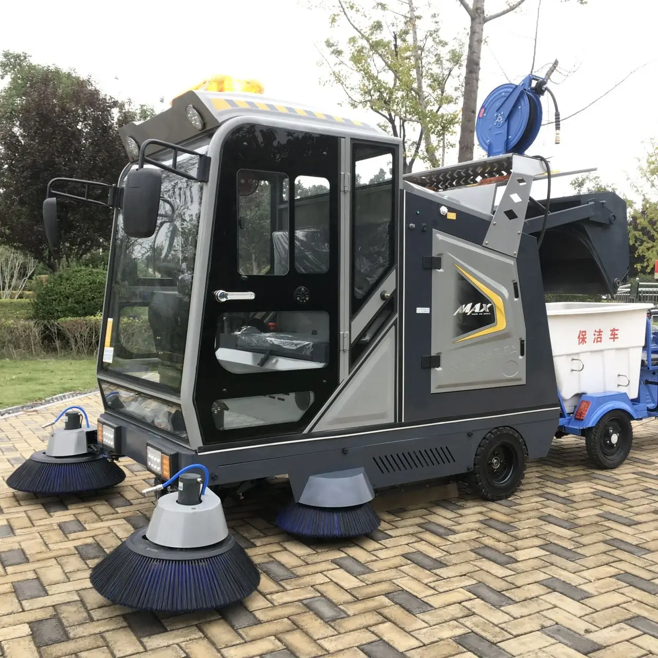 Electric Sweeper Outdoor Broom for Floor Cleaning Industrial Road Sweeper Dust Collector Machine High-pressure cleaning