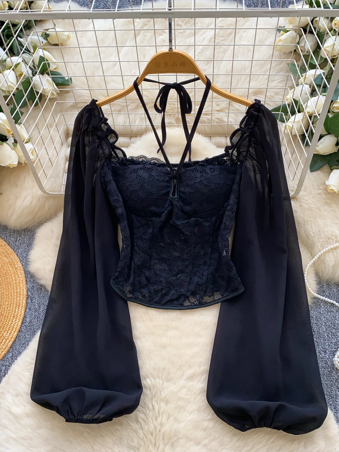 

Новинка 2026, осенняя женская рубашка во французском стиле с квадратным воротником и рукавами-фонариками, кружевная лоскутная темпераментная короткая рубашка, топы