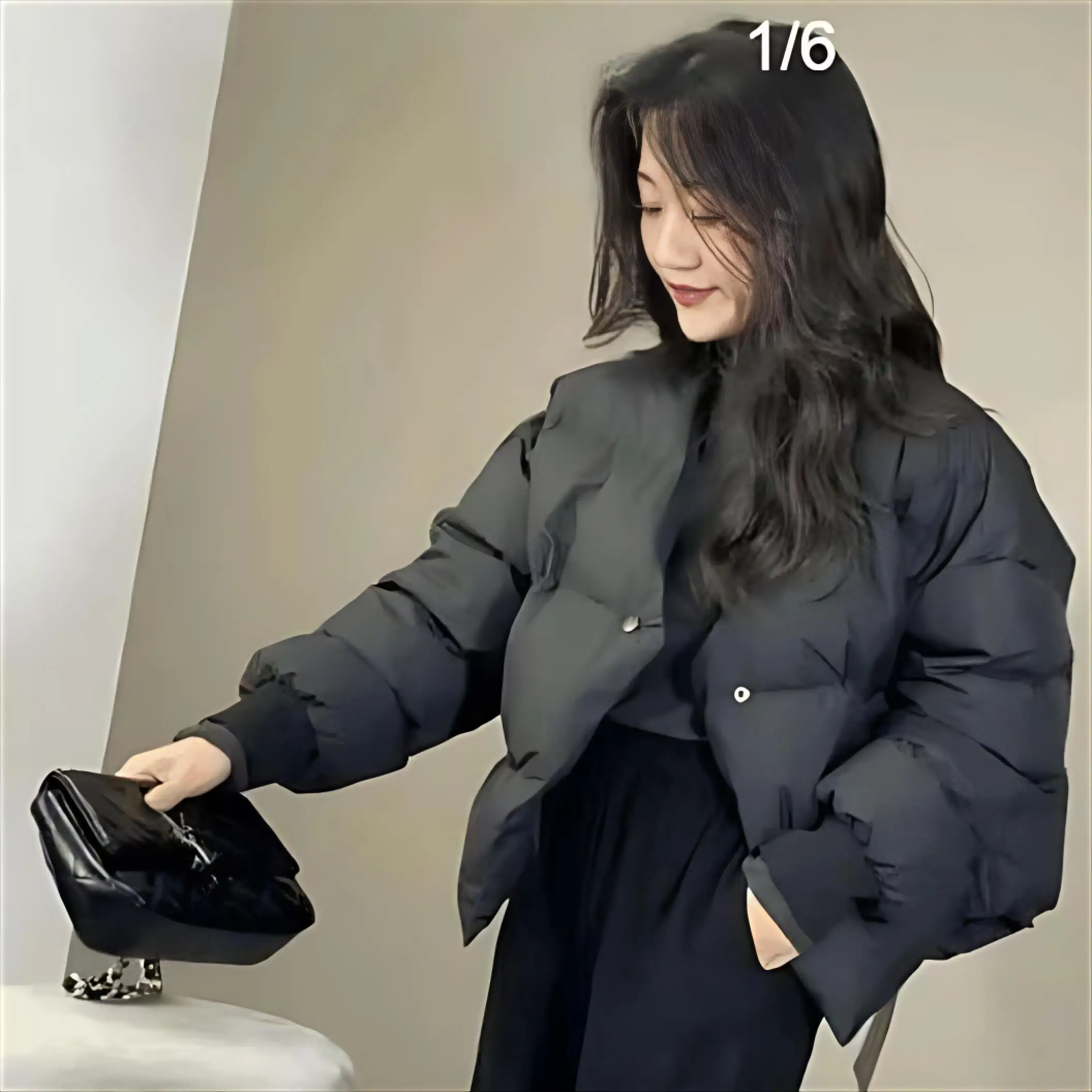 

Женская зимняя одежда: пуховики-парки цвета шампань с радужной нитью, сетчатой тканью, капюшоном, металлическим покрытием, рукавами реглан, из био-хлопка, с эффектом пэчворк и вставками Polka Air Split