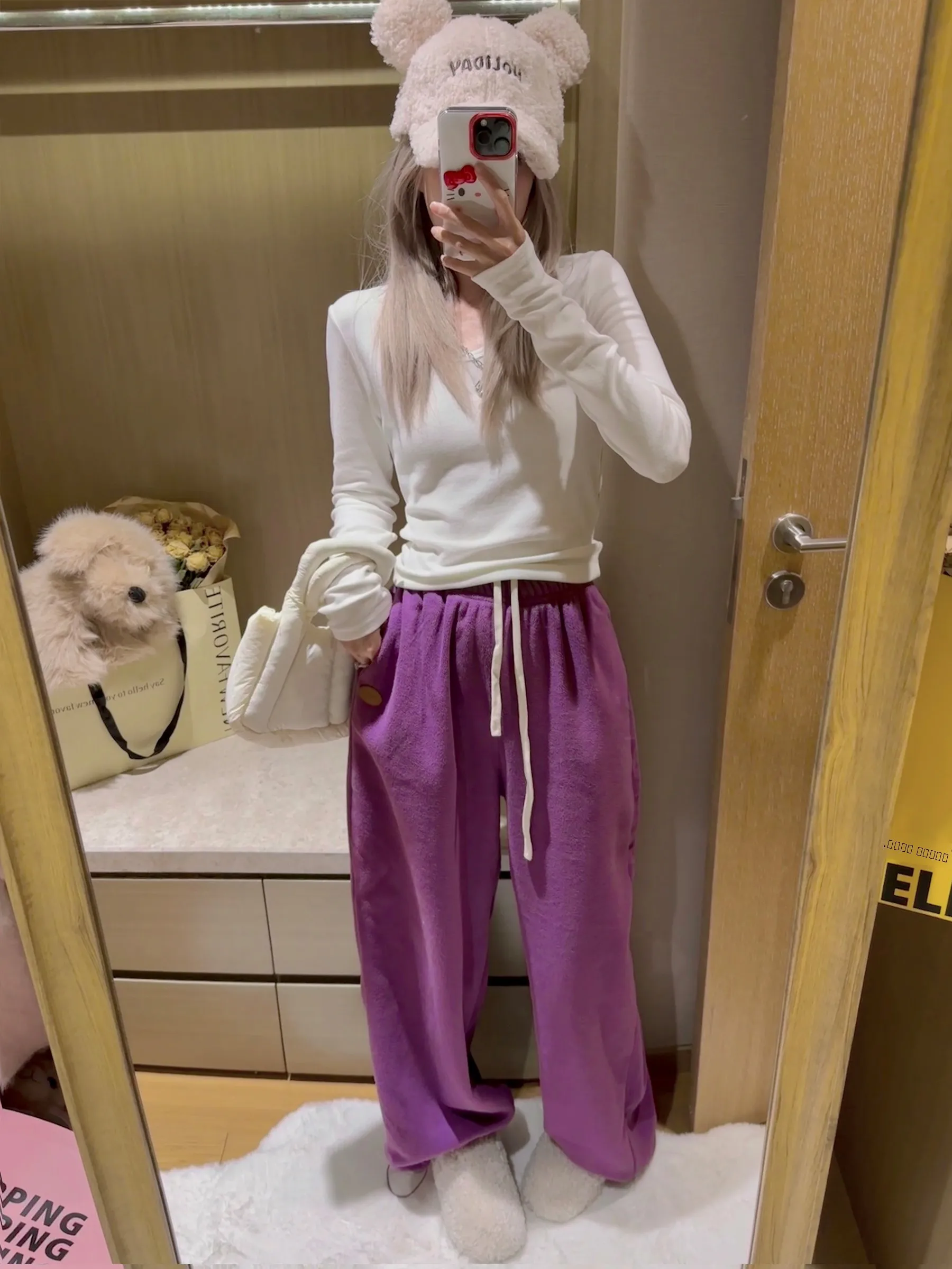 

Женская облегающая футболка с длинным рукавом, базовая, для ношения под одеждой, из смесового хлопка и полиэстера, с красивым вырезом на плечах.