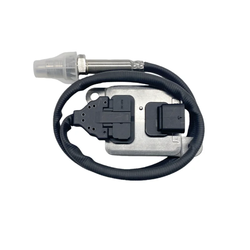 High-quality 24V NOX sensor for nitrogen oxide detection 5WK9 6682D A0009053503 is used in  C-Class cars.