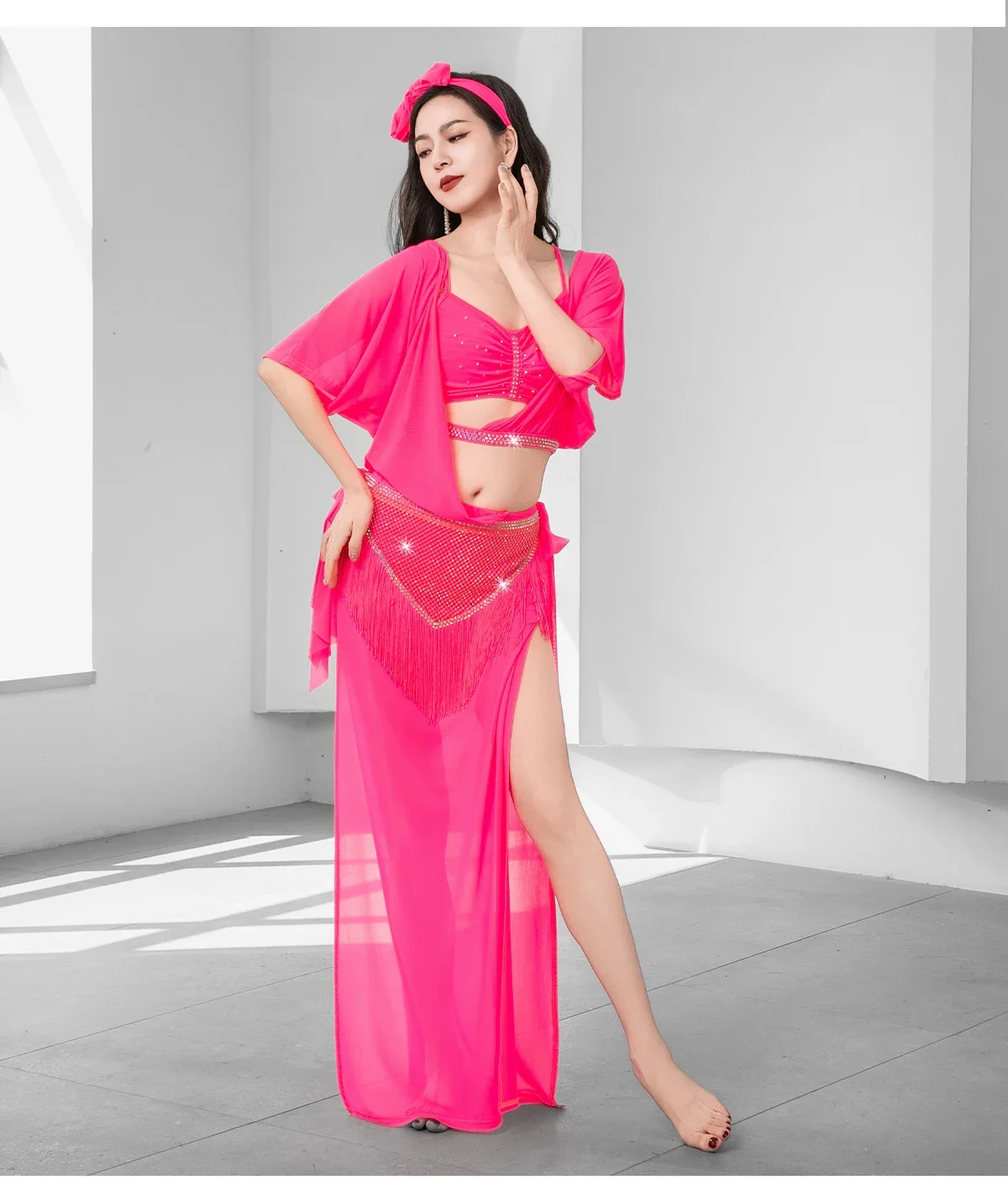 Kleid für Damen, Bauchtanz, Baladi-Kleid, Gruppenkleid für Volkstänze, Festliches Kleid, Kostüm für Wettbewerbe und Aufführungen, Robe mit Fransen, dreieckiger Gürtel, Neu. – Detail 3