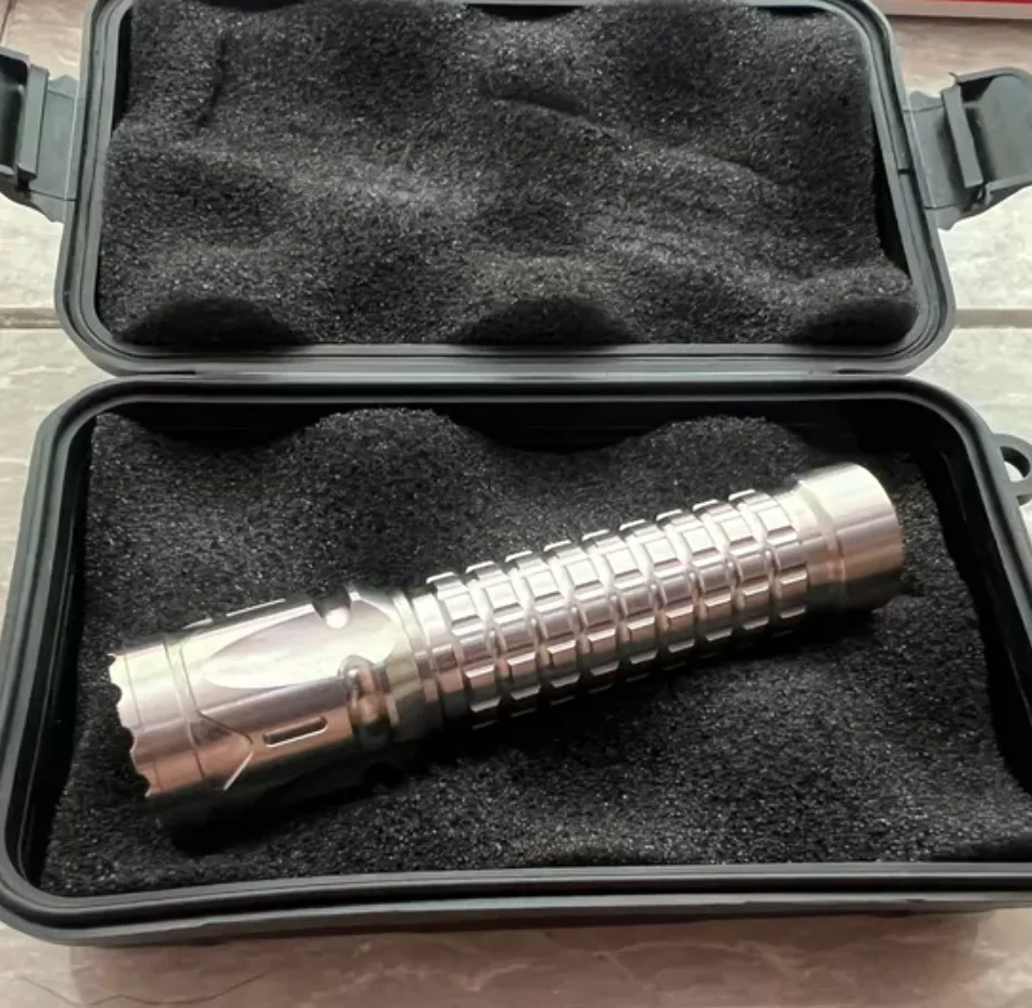 Used EDC Element GFF LIGHT Titanium Alloy Three Eye Flashlight Torch Lamp decompression toy