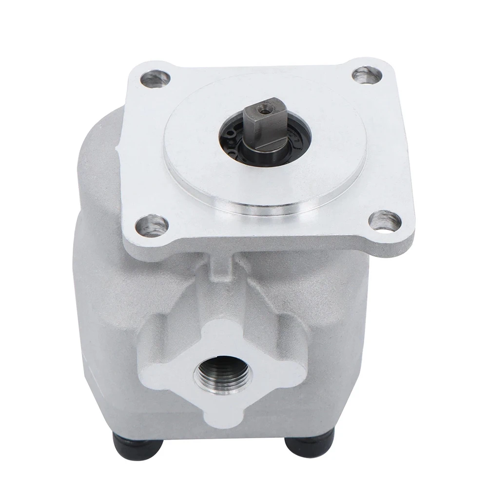 Metal Hydraulic Pump 67211 76100 67211 76102 Silver Finish for Kubota B4200D B5100D B5100E B6100D B6100E B7100D B7100HST
