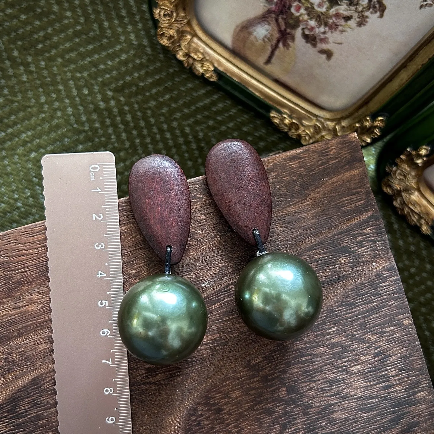 Monies wind wooden handmade earrings 30mm army green imitation pearl exaggerated personality large earrings 925 silver needle