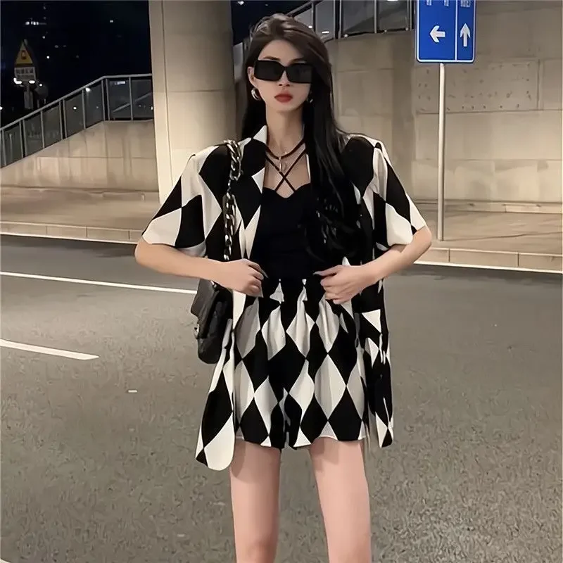 Summer Plaid Black White V-neck Two-piece Suit New Female Trend Buttons Short Sleeve Pant Sets Wide Leg Pants Femme B318