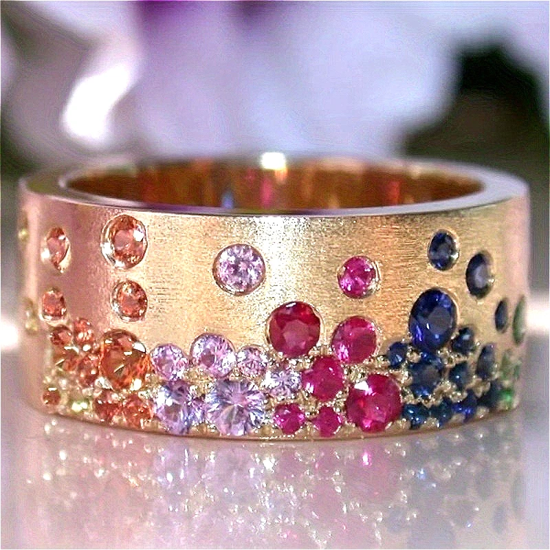 Luxuriöser, modischer, breiter Ring mit mehrfarbigem synthetischem Zirkon für Damen, funkelnder, klassischer, vergoldeter Bankettschmuck