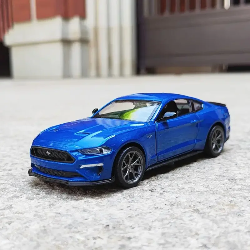 1:34 Ford Mustang GT Legierung Sportwagen Modell Druckguss & Spielzeug fahrzeuge Simulation Metall Auto Modell Sound und Licht Kinderspiel zeug Geschenk