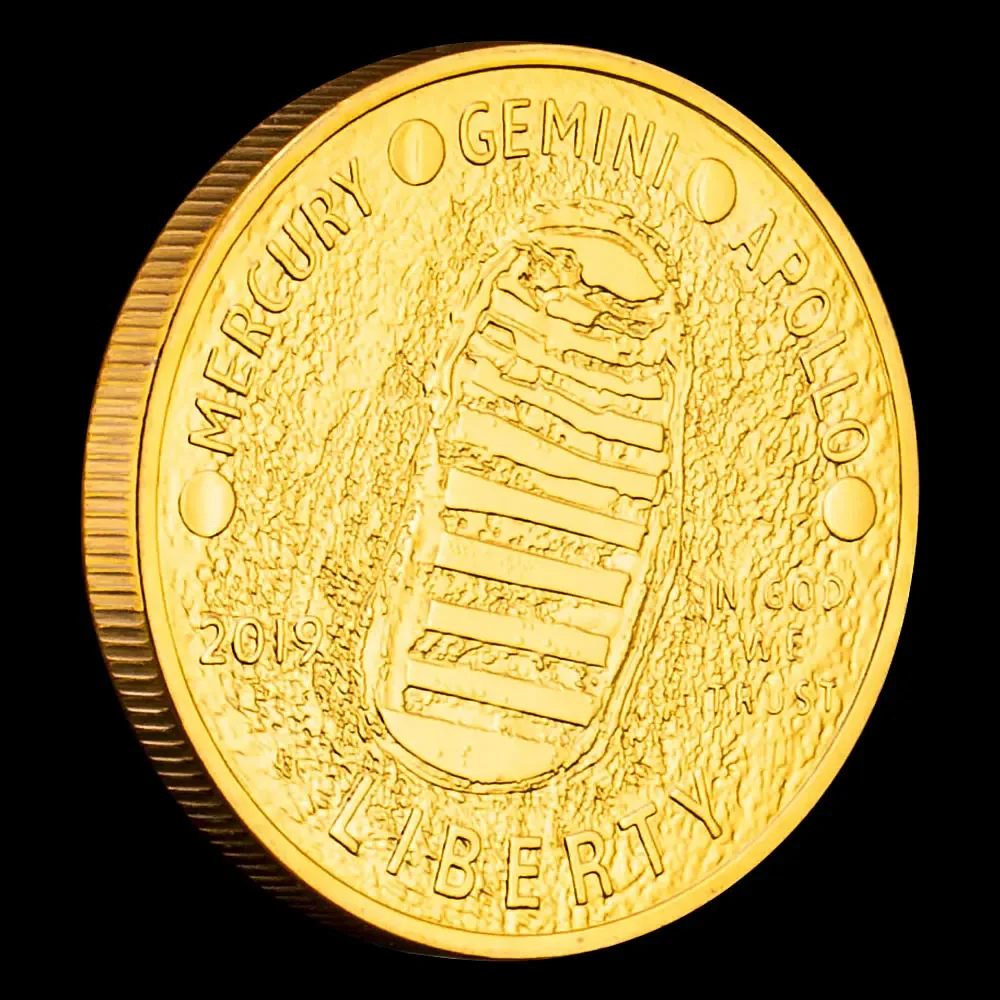 The 50th Anniversary of The Apollo Moon Landing Souvenir Coin Golden Plated Basso-relievo Replica Collectible Coins