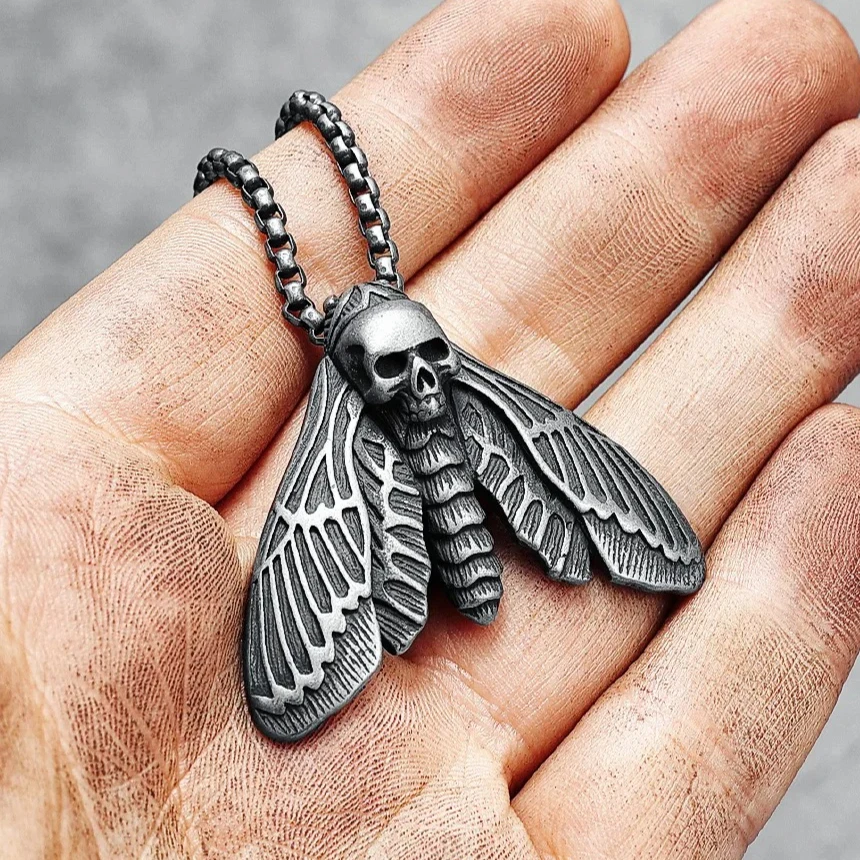 Skull Moth Necklace Men Gothic Vintage Pendant Chain 316L Stainless Steel Retro Punk Rap for Biker Dark Mystical Jewelry Gift