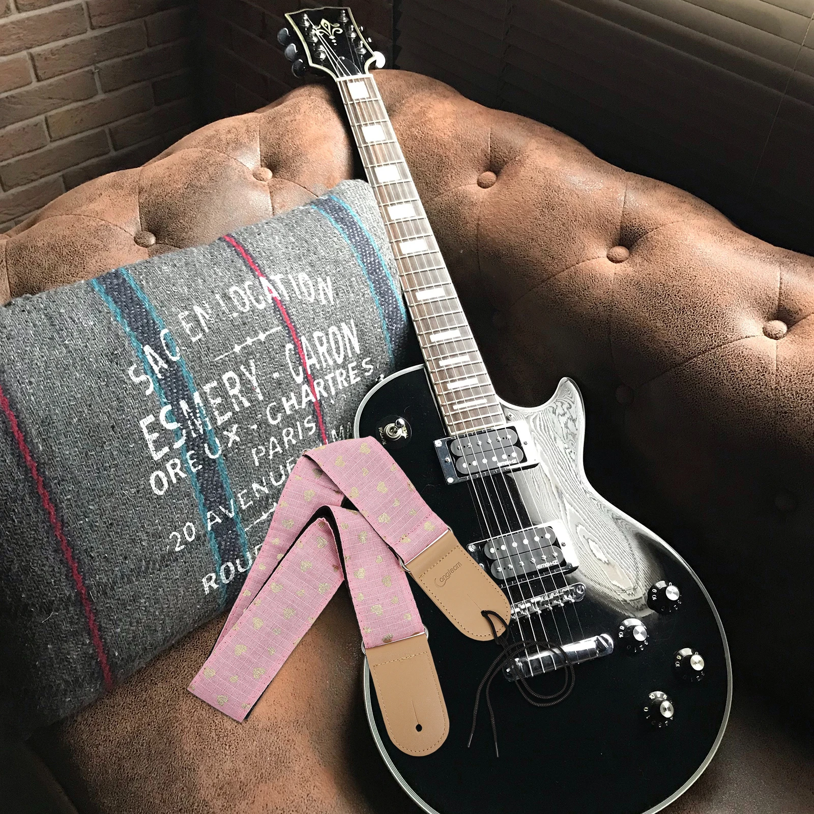 

Guitar Strap Electric Acoustic Bass Universal Bright Color Comfortable Nylon Lightweight Durable Easy to Clean Guitar Accessory